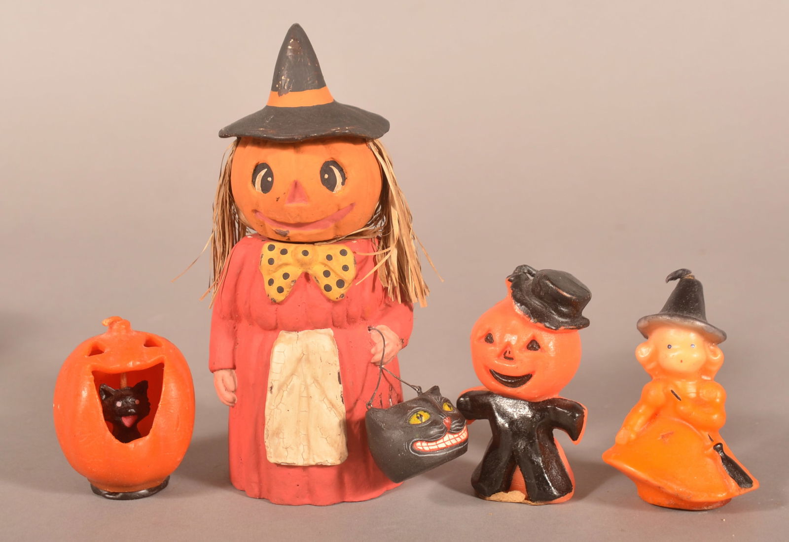 Lot of Halloween Novelty Items. (1 of 3)