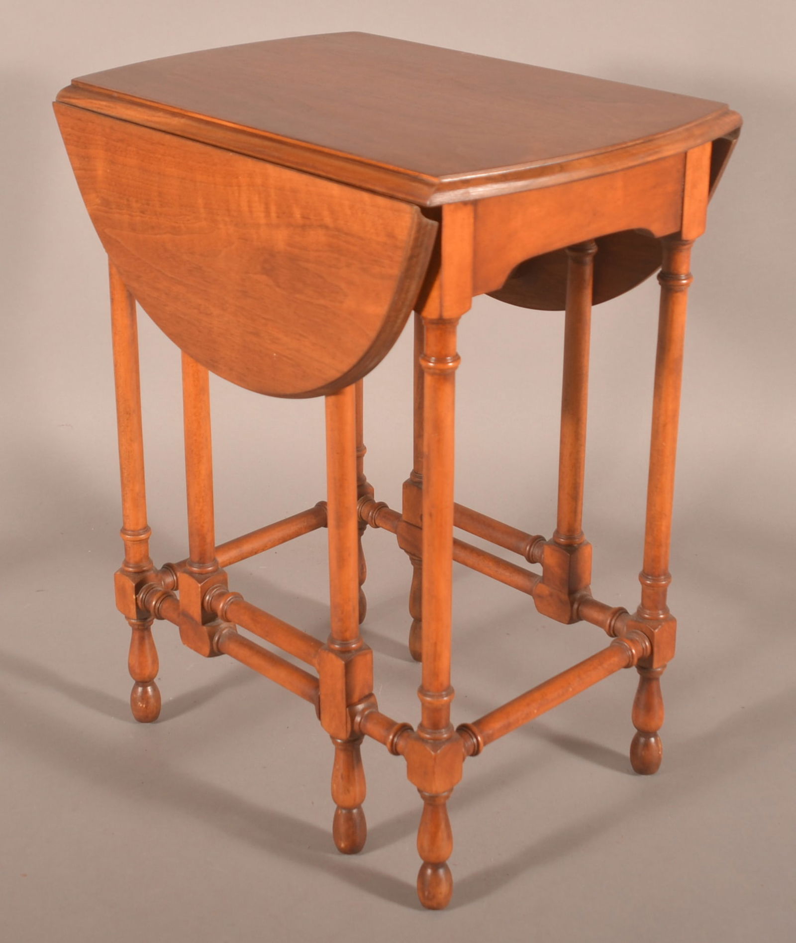 Vintage Wellington Hall Mahogany Drop-Leaf Stand. (1 of 4)