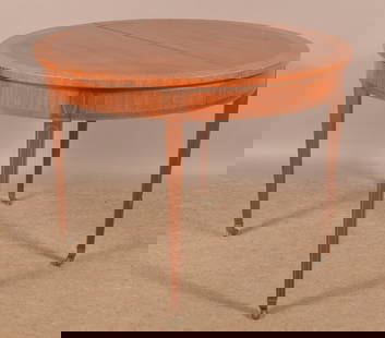 Vintage Henredon Hepplewhite-Style Dining Table.: Henredon Furniture Company of Morganton, North Carolina. Mahogany line inlaid extension table with two boards. 29" H x 39" diam. Each board measures 20" W