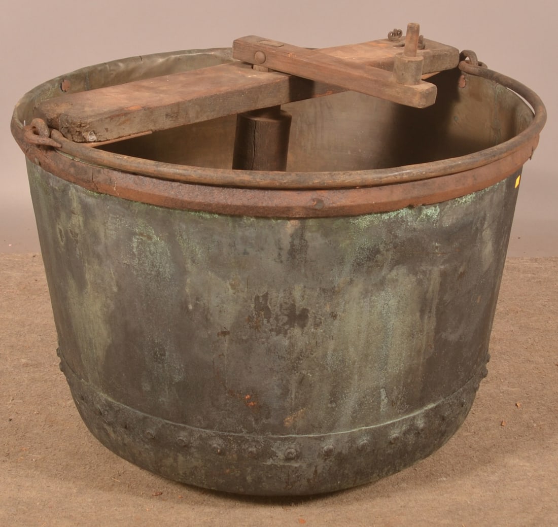 Antique Copper Apple Butter Kettle. (1 of 4)