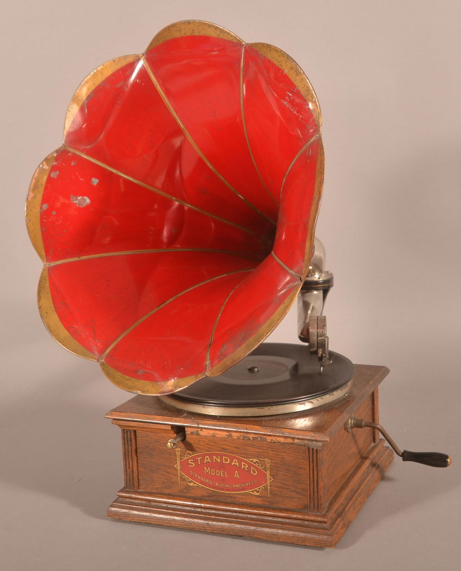 Standard Model A Oak Case Phonograph. (1 of 5)
