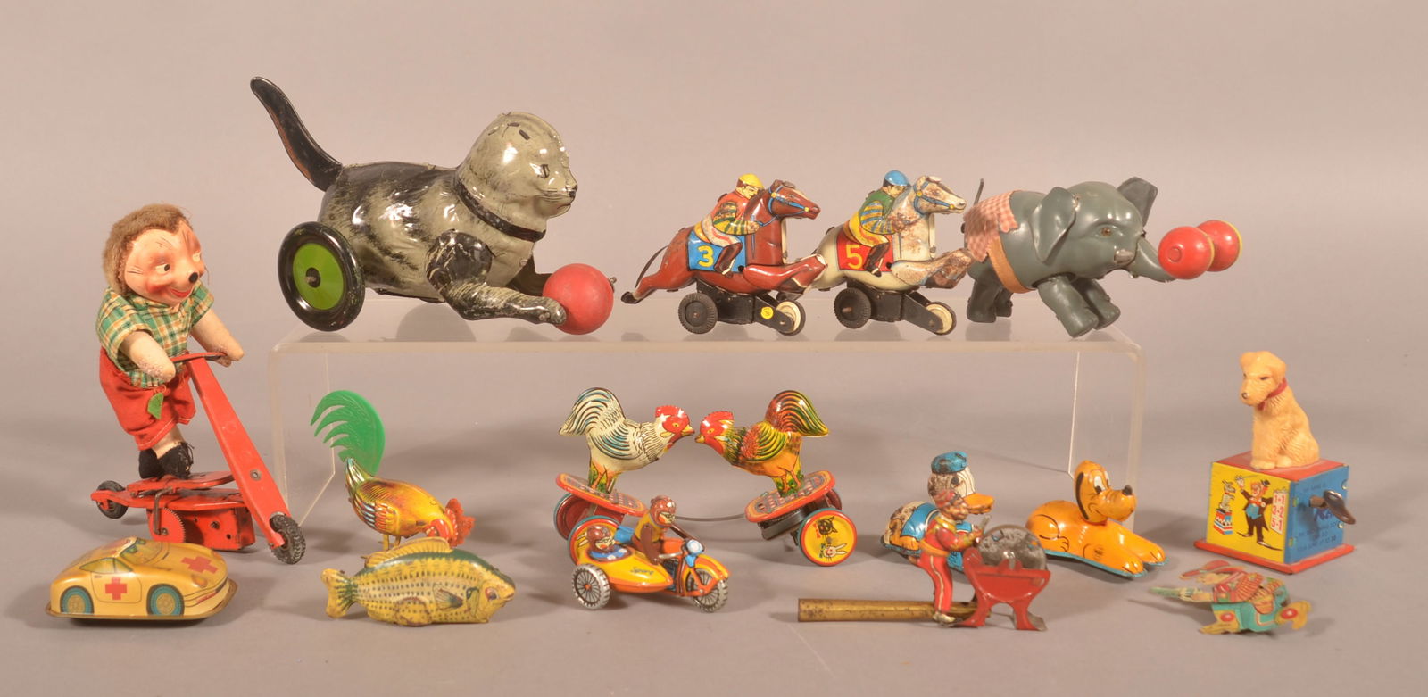 Lot of Vintage Tin Lithograph Toys. (1 of 6)