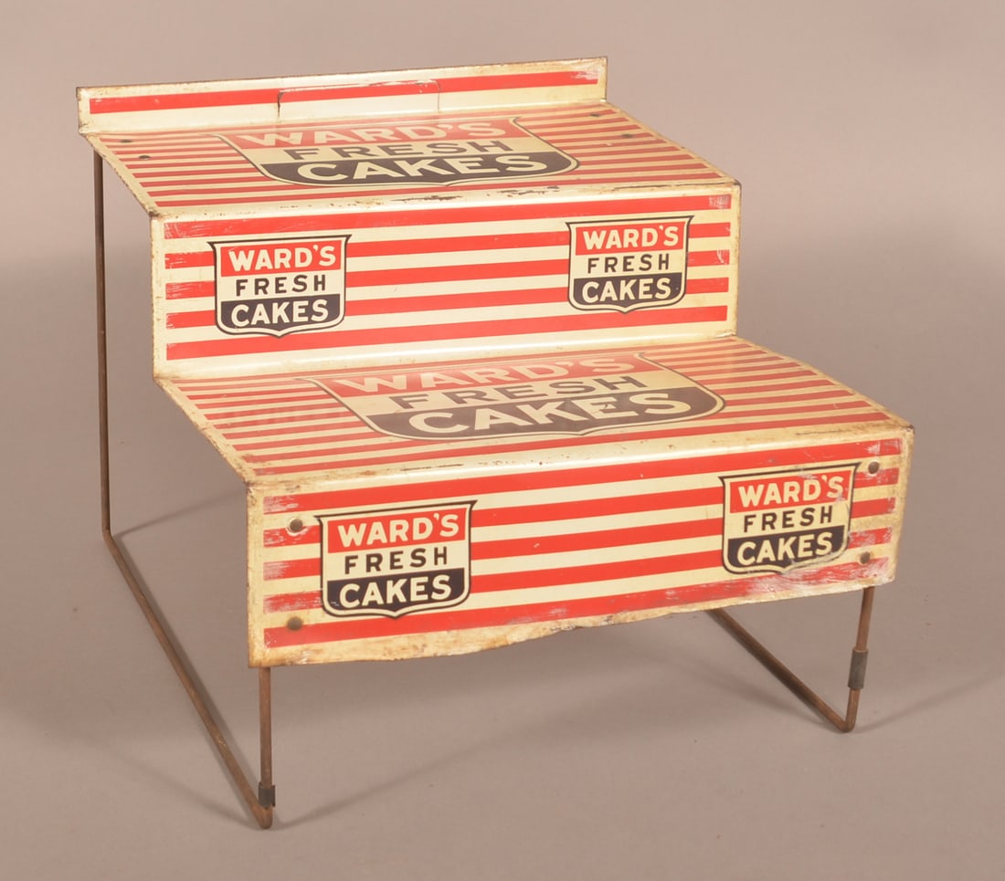 Ward's Patriotic Red/White/Blue Cake Display. (1 of 4)