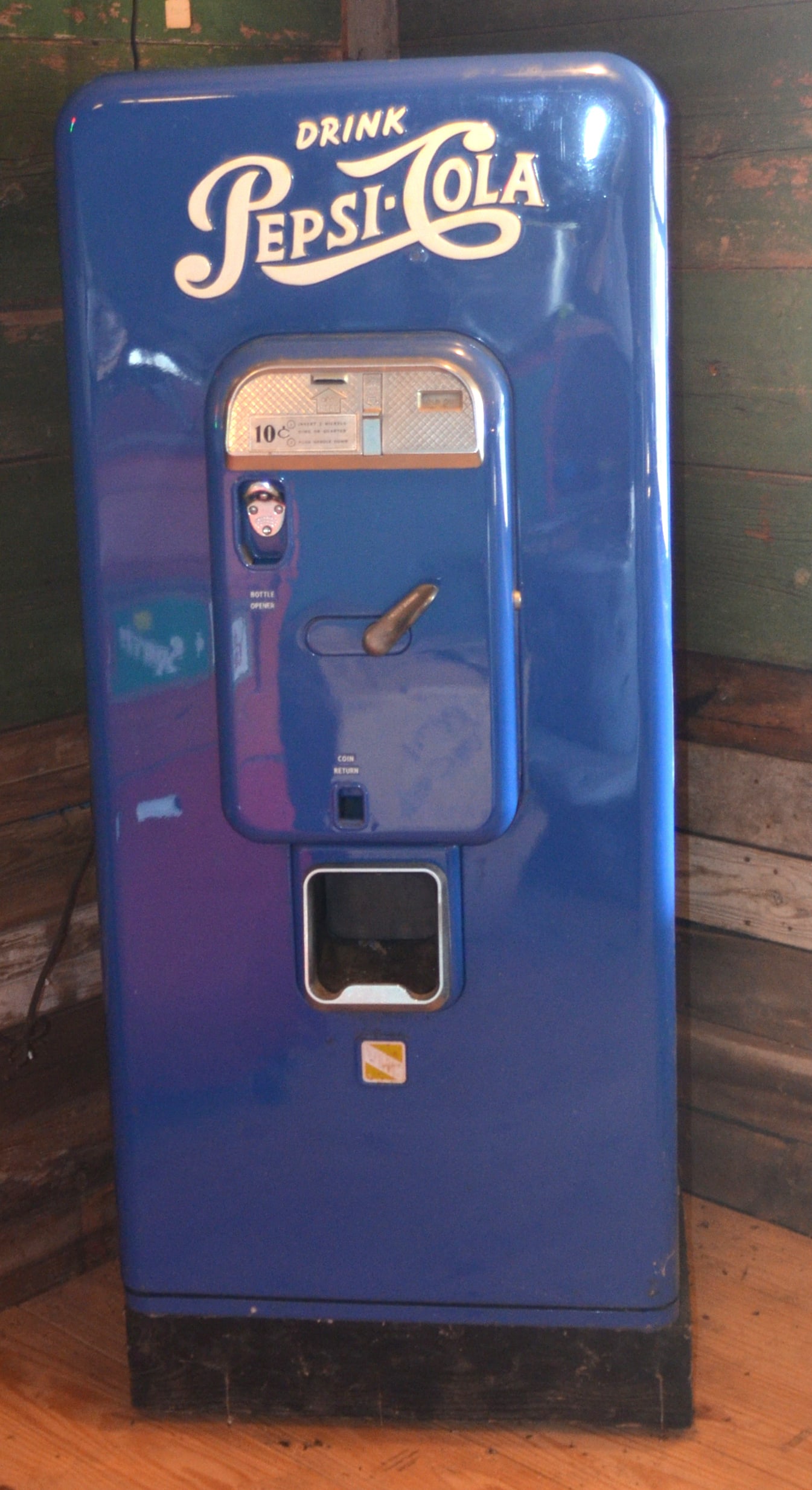 Vendorlator Model 88 Pepsi-Cola Vending Machine. (1 of 11)