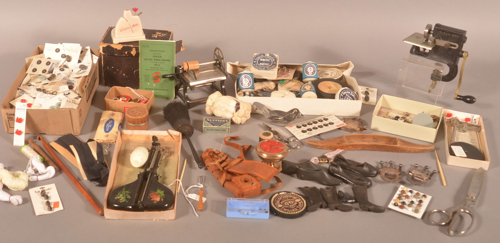Lot of Antique/Vintage Sewing Supplies. (1 of 5)