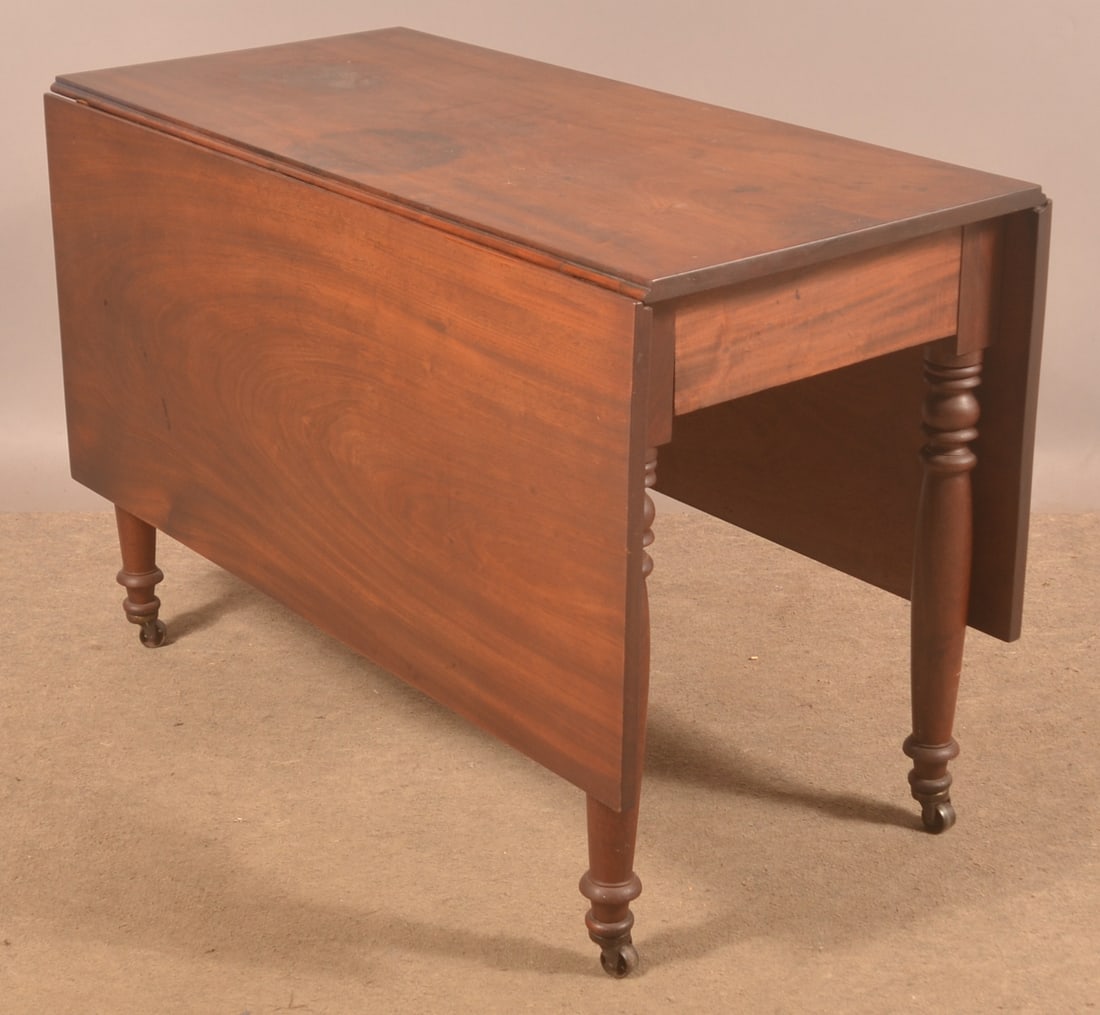 PA Federal Walnut Drop-Leaf Table.: Gateleg leaf supports and turned legs. 28-1/2"h. x 21"w. x 42"l., each leaf measures 19"w.