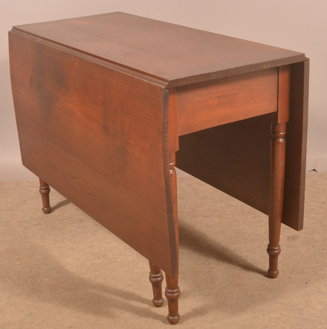 PA Sheraton Walnut Drop-Leaf Table. (1 of 4)
