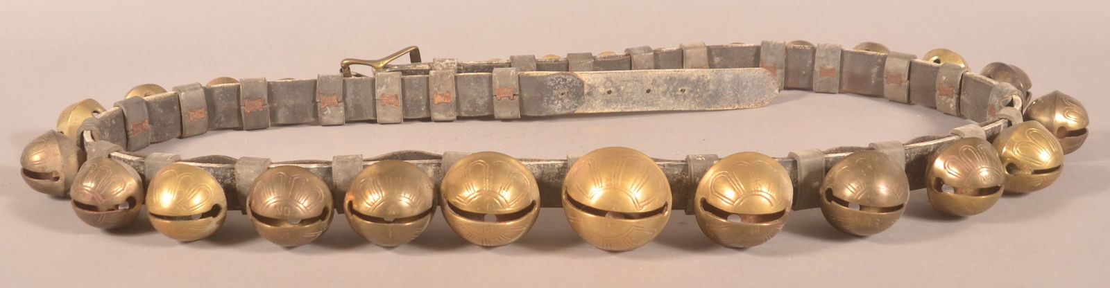 Graduated Set Brass Christmas Sleigh Bells. (1 of 5)