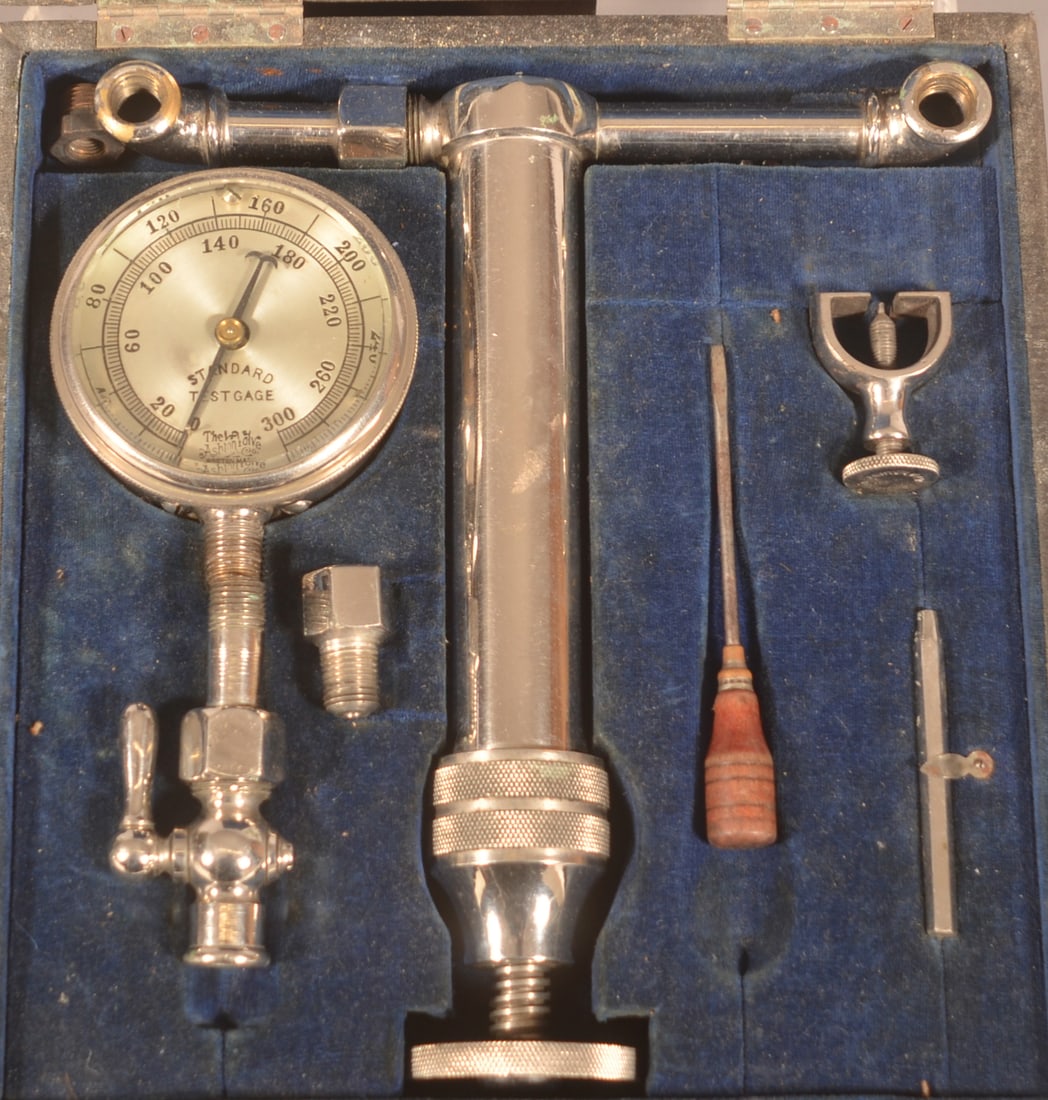 Cased Ashton Valve Standard Test Gauge.: Early 20th century, complete in the original velvet-lined case. Case, 3-1/4"H x 10"W x 11"D