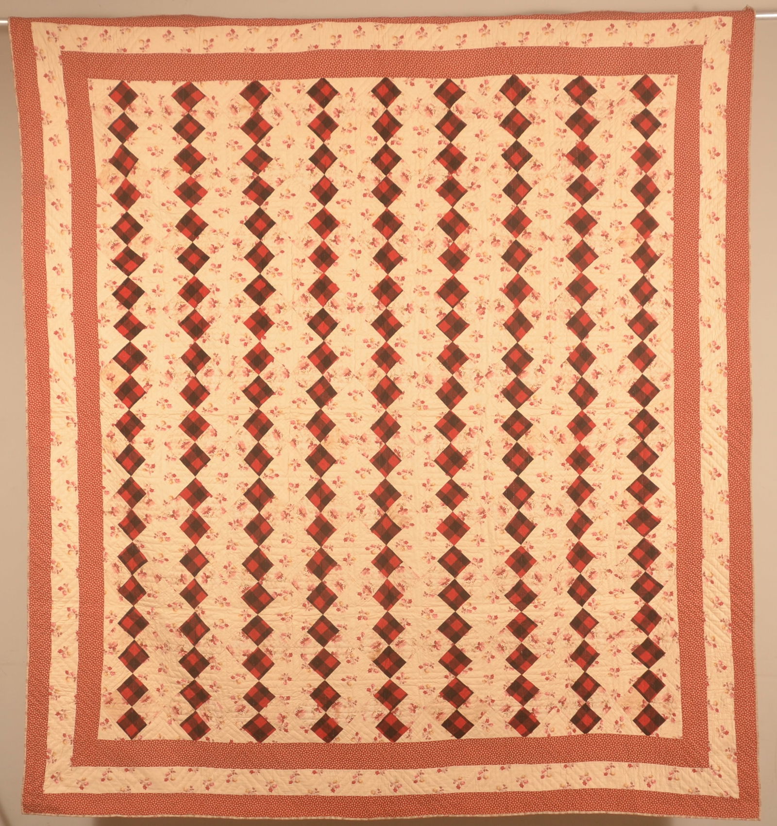 Great Diamond Pattern Quilt. (1 of 5)