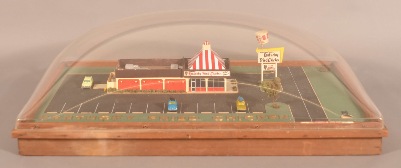 Great Kentucky Fried Chicken Vintage Store Model. (1 of 7)