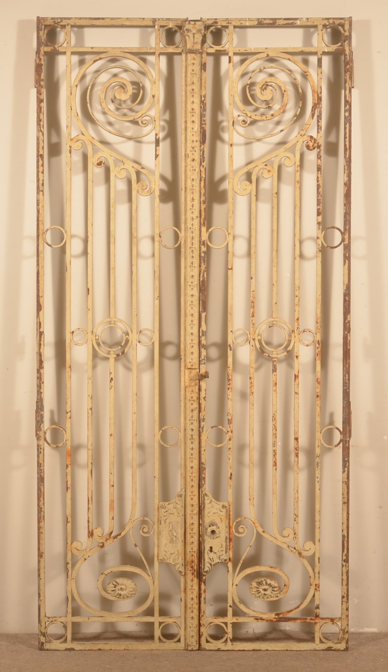 Nice Pair Tall Cast Iron 19th C. Door Gates. (1 of 4)