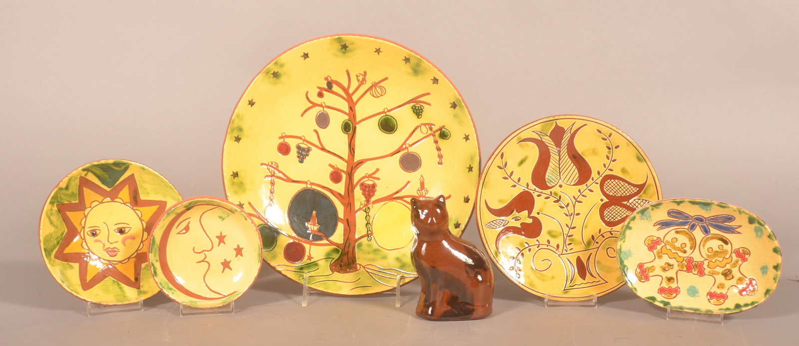 Collection Lester Breininger Redware Plates & Cat (1 of 5)
