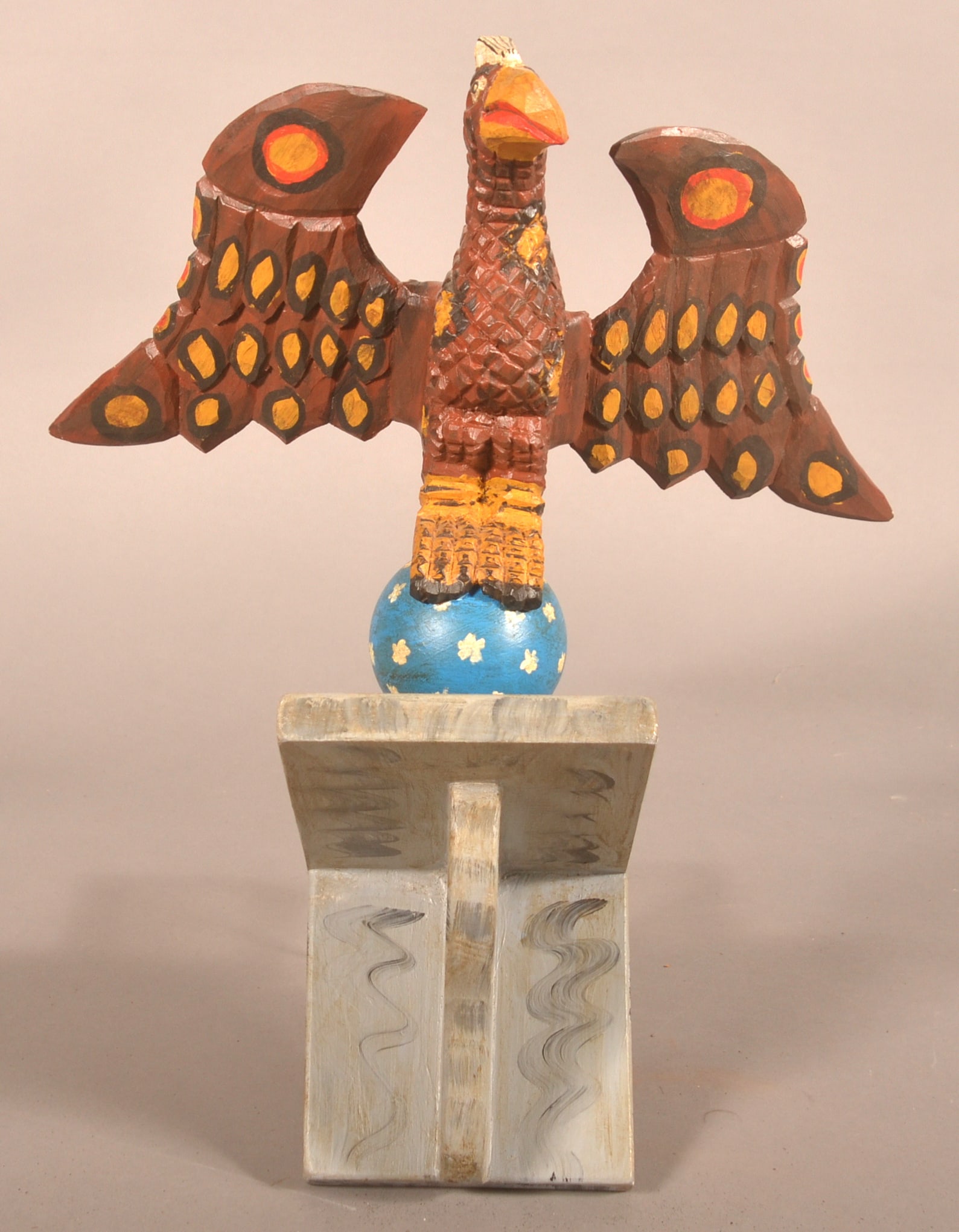 Carved Strawser Schimmel-Style Eagle on Bracket (1 of 7)