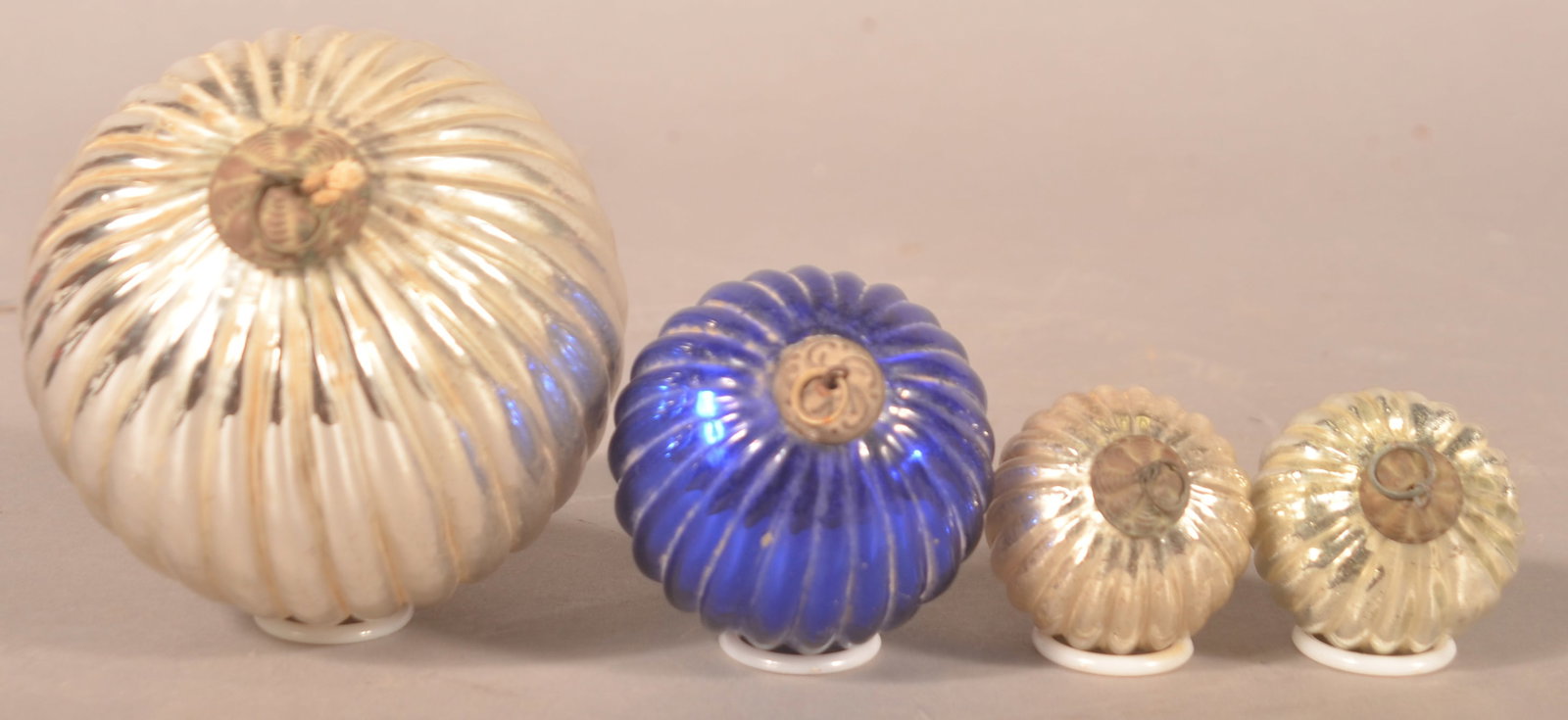4 Round Ribbed Glass Christmas Kugels (1 of 3)