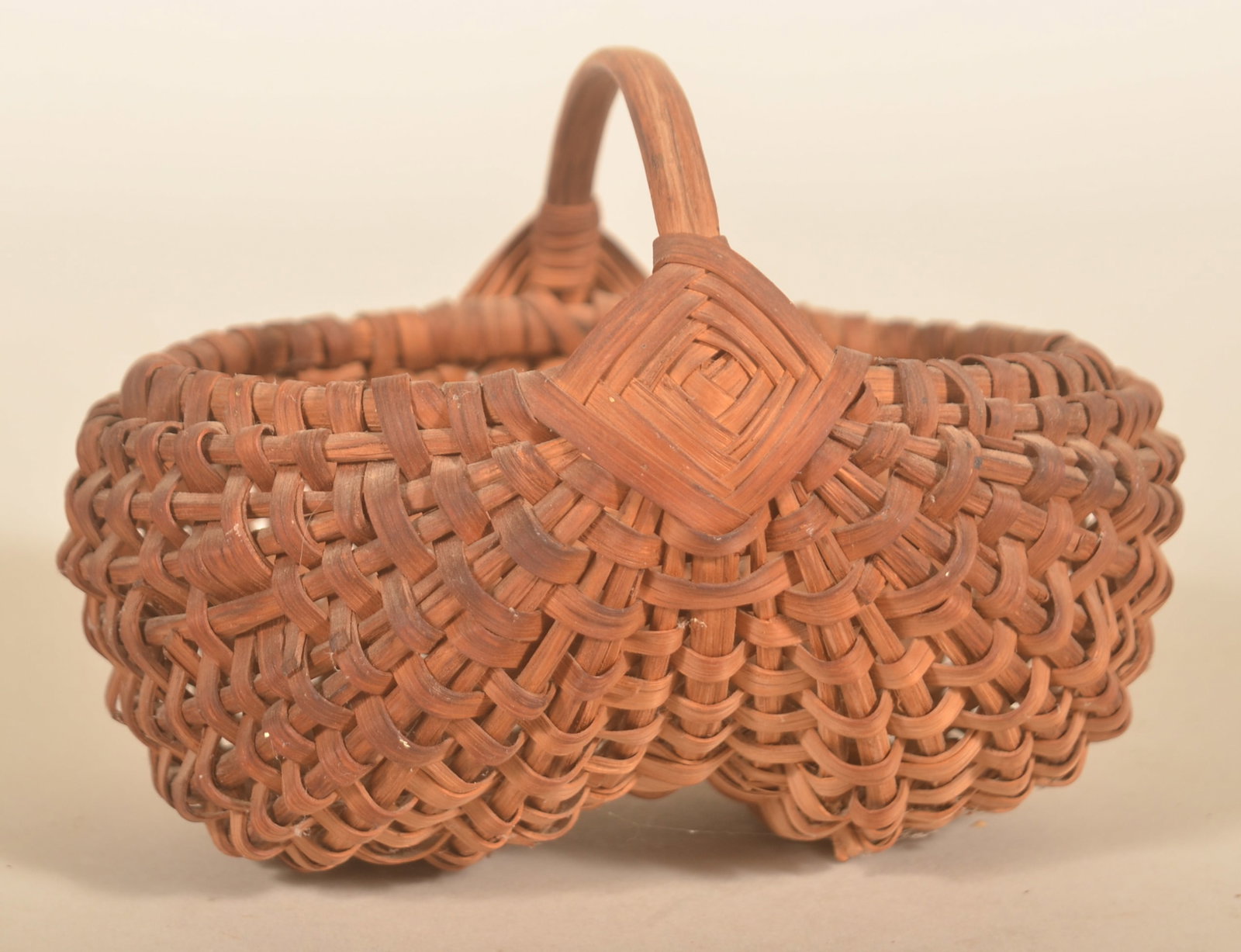 Sweet Little Antique PA Buttocks Basket (1 of 4)