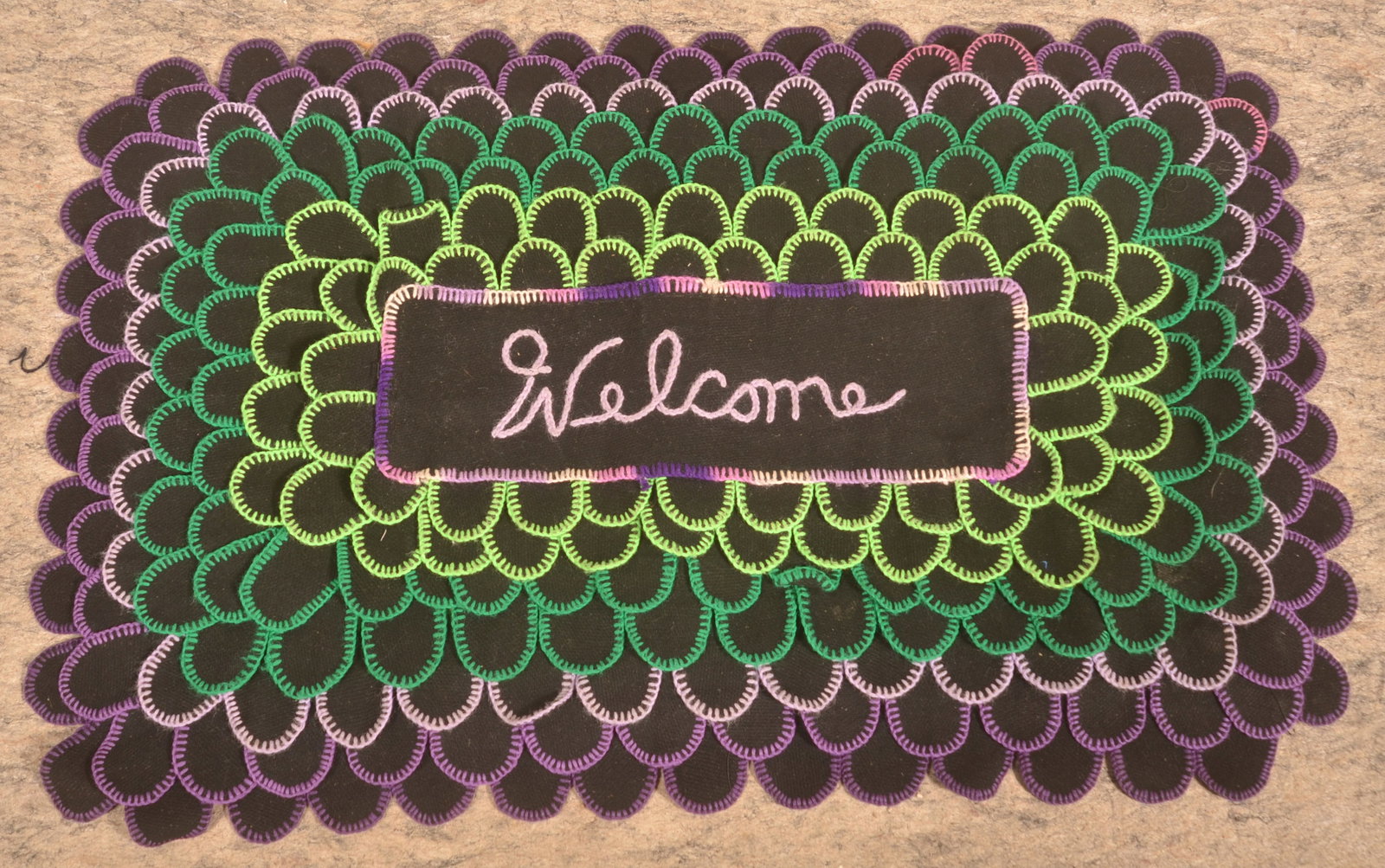 Great Vintage PA Amish Felt & Rag Penny Rug (1 of 4)