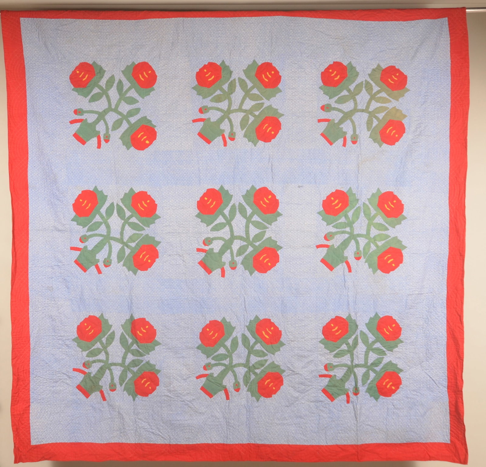Unusual Potted Roses Pattern Pennsylvania Quilt (1 of 5)