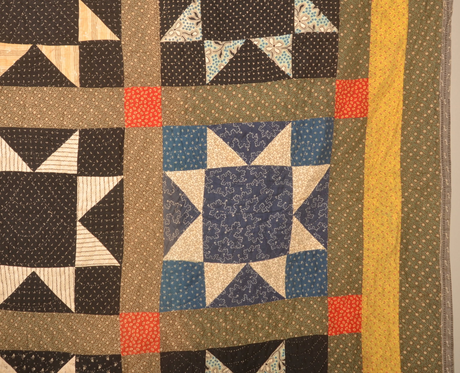 8-Pointed Star Antique Patchwork Quilt - 5