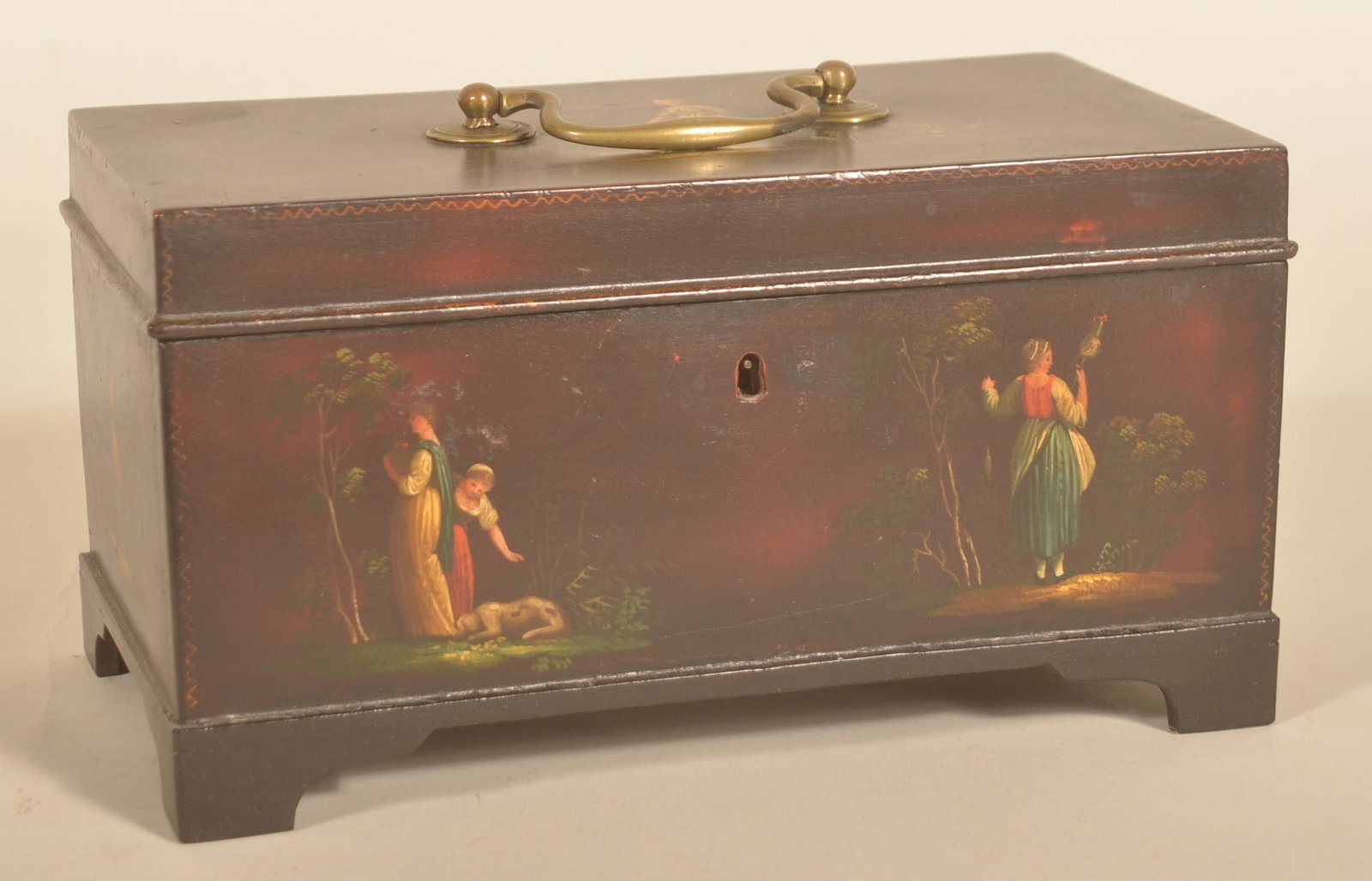 Wonderful Paint-Decorated Bracket Foot Trinket Box (1 of 10)