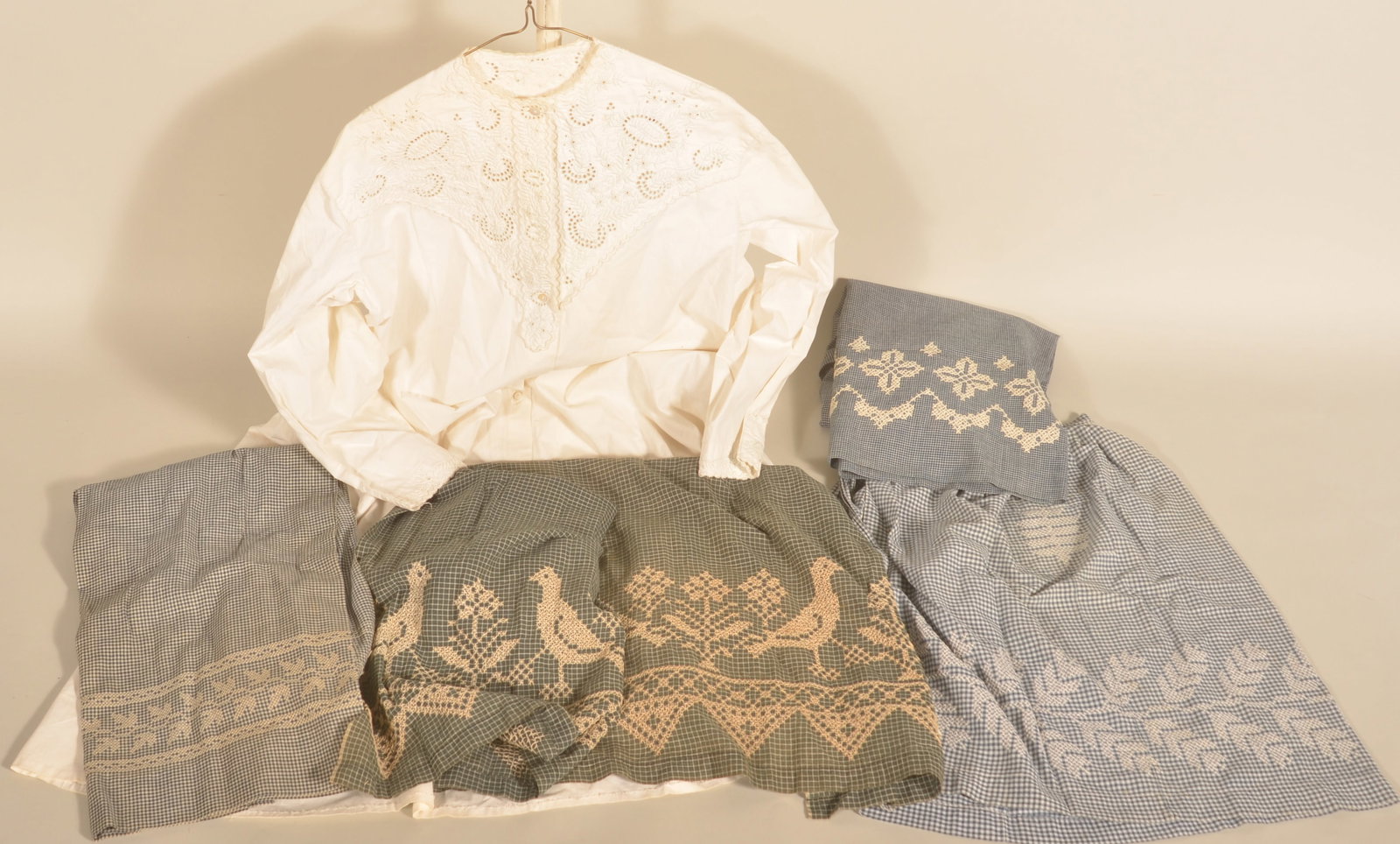 19th C. Pennsylvania Woman's Night Shirt & Aprons (1 of 2)