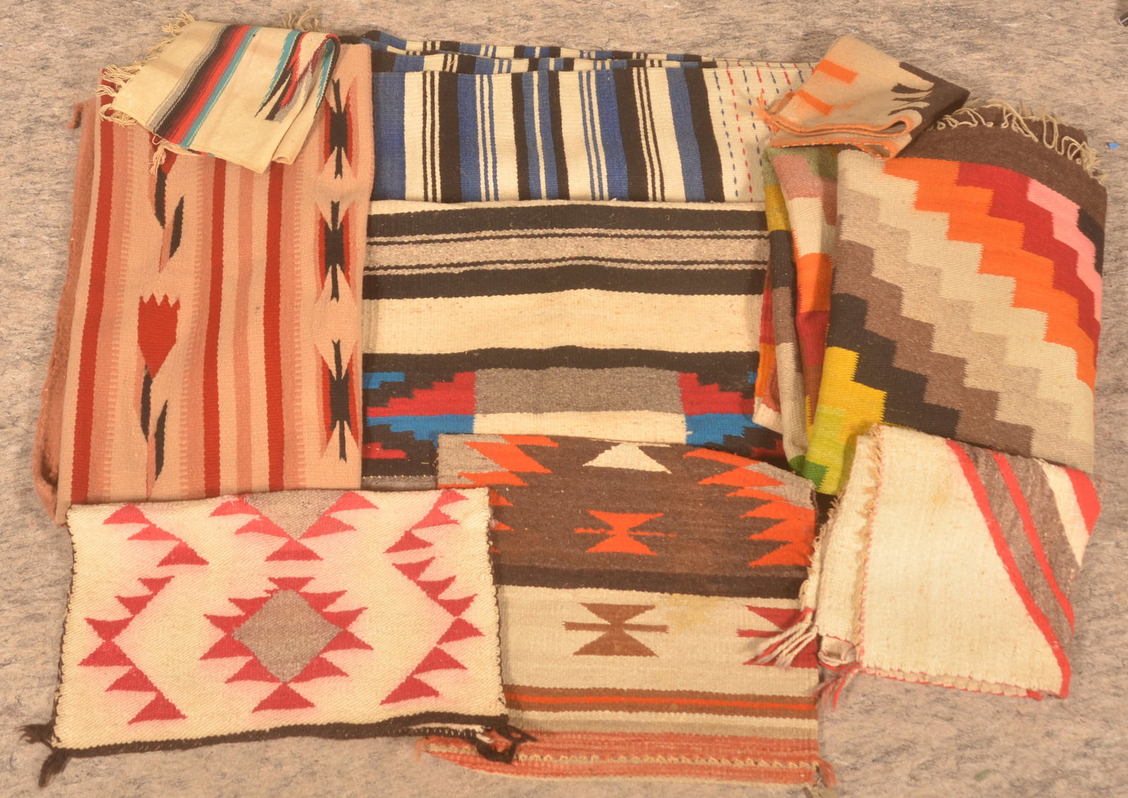 Group Southwestern Wool Throw Rugs & Mats (1 of 6)