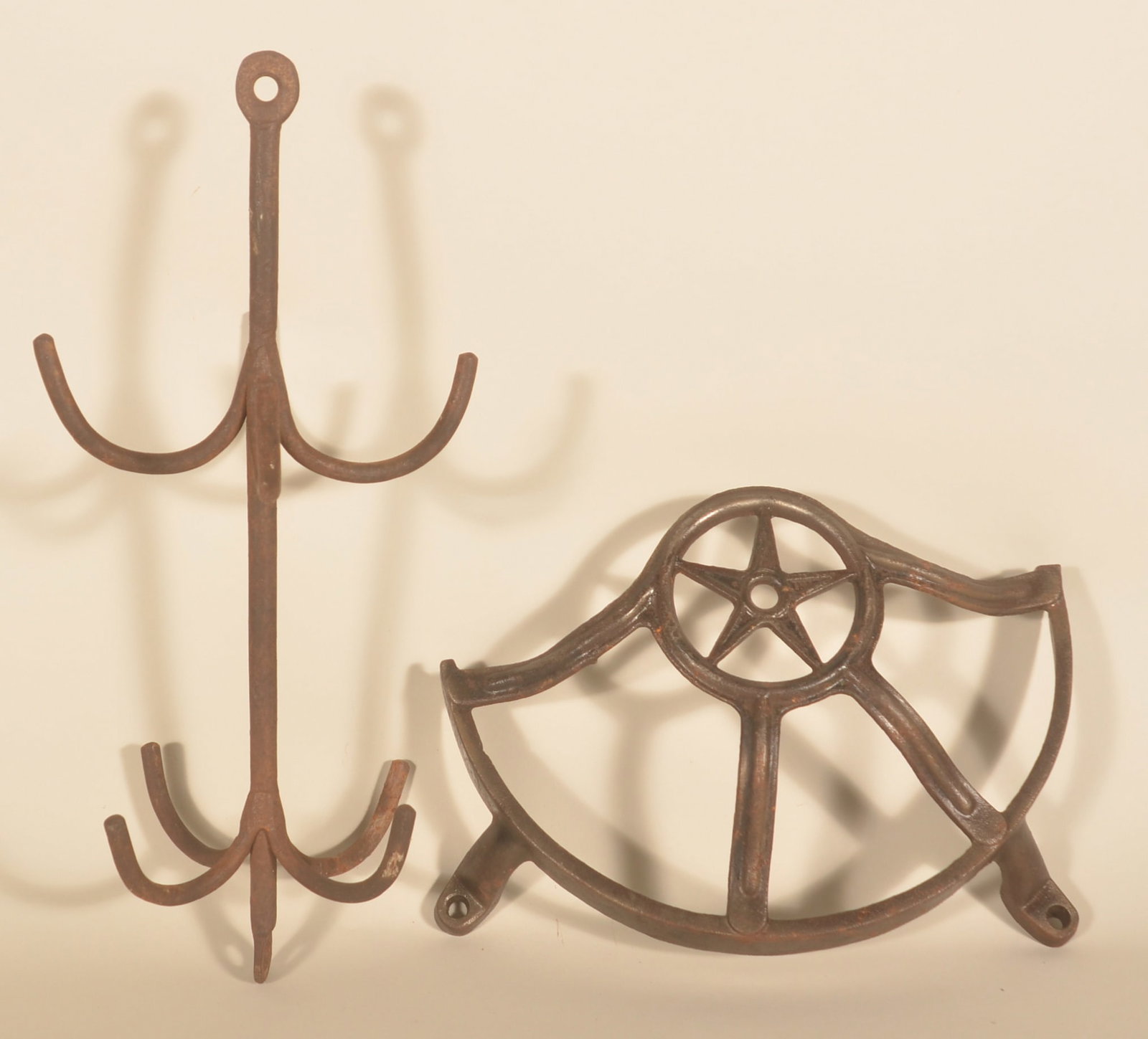 Cast Iron Hanging Hook and Primitive Star Guard (1 of 1)