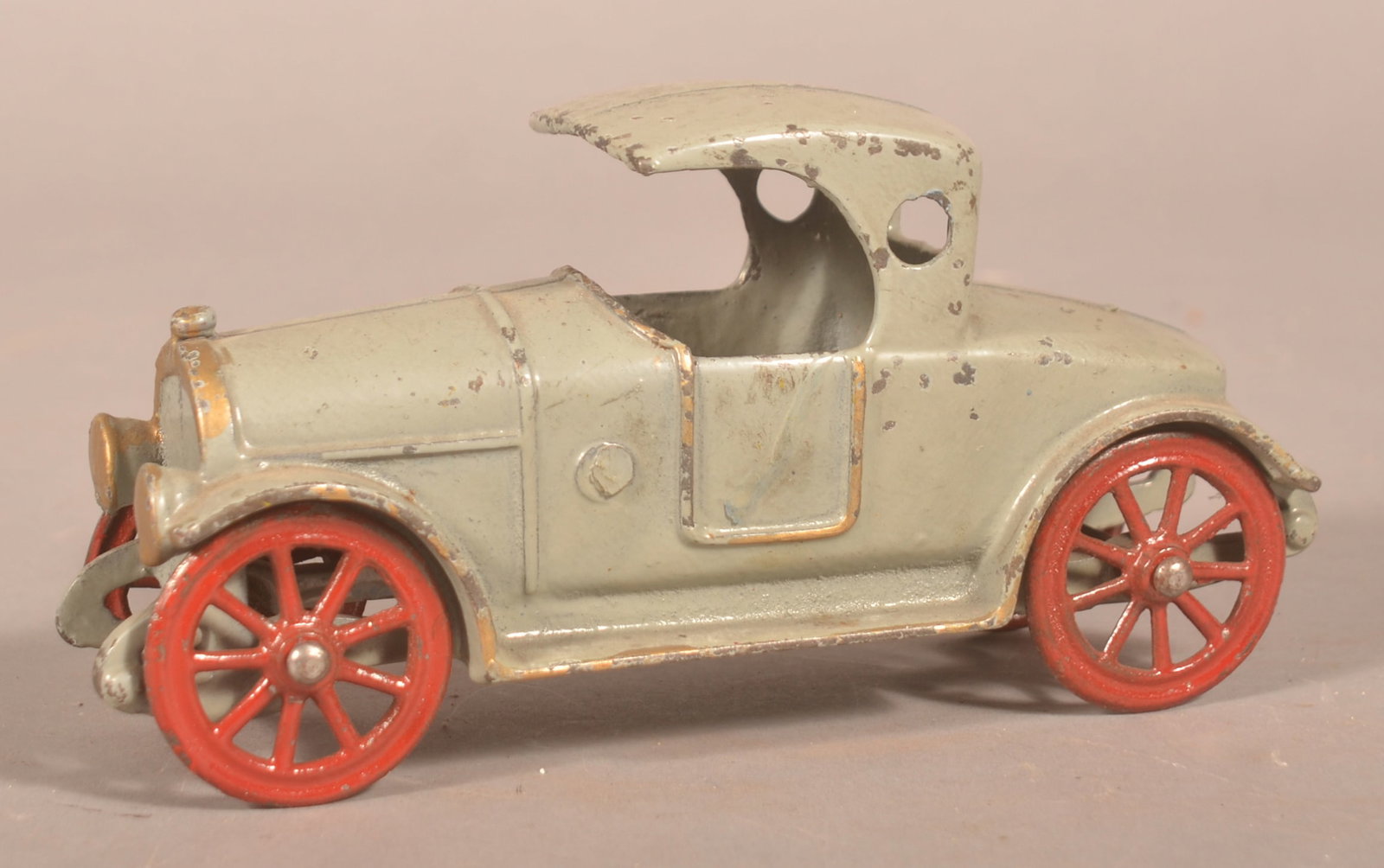 Hubley Cast Iron Port Hole Coupe Roadster (1 of 5)