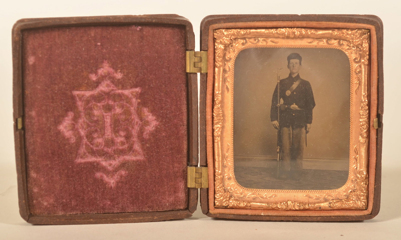 Civil War Tintype Armed Union Infantryman (1 of 7)