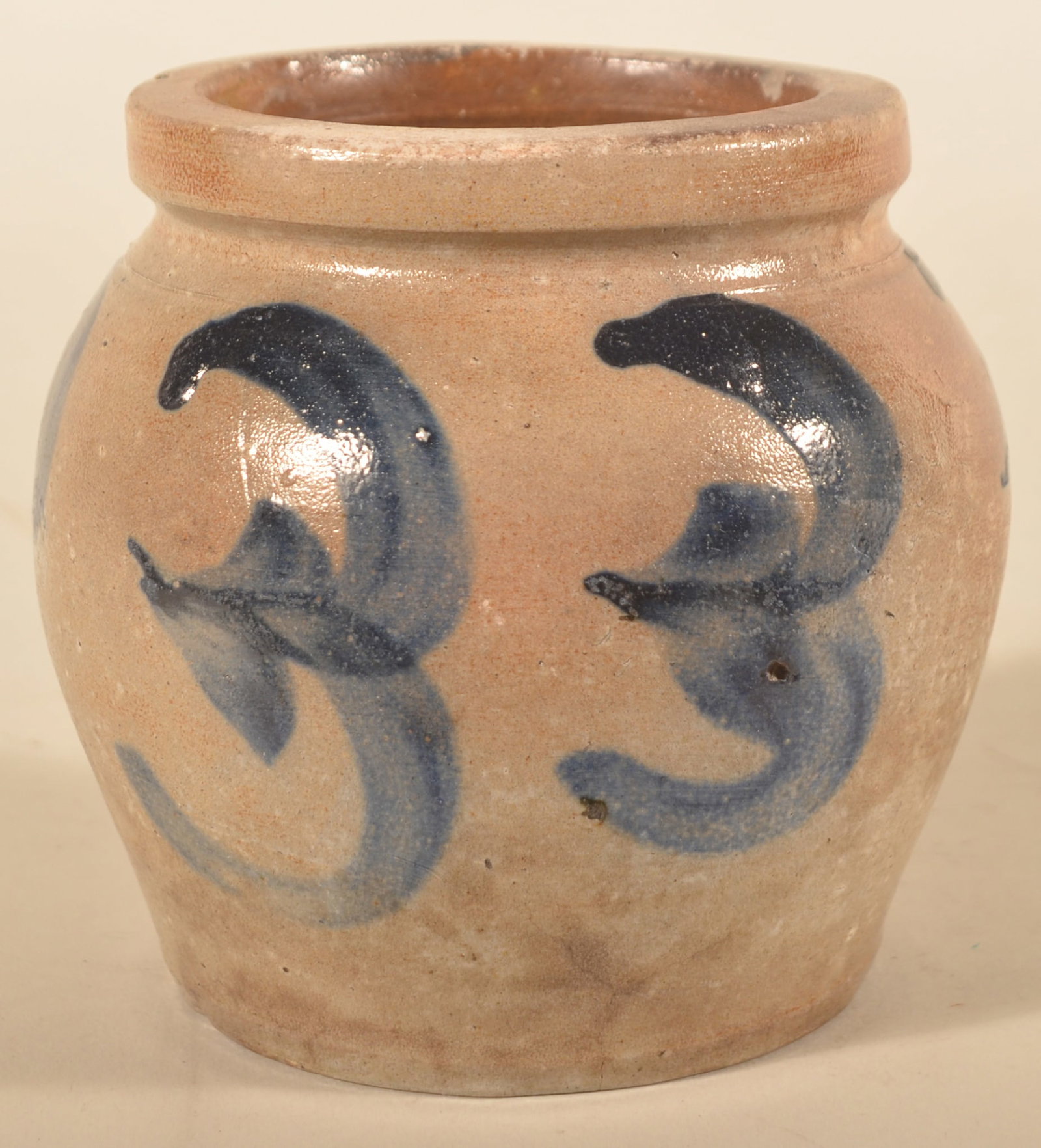 Excellent 5" Freehand-Decorated Stoneware Crock (1 of 5)