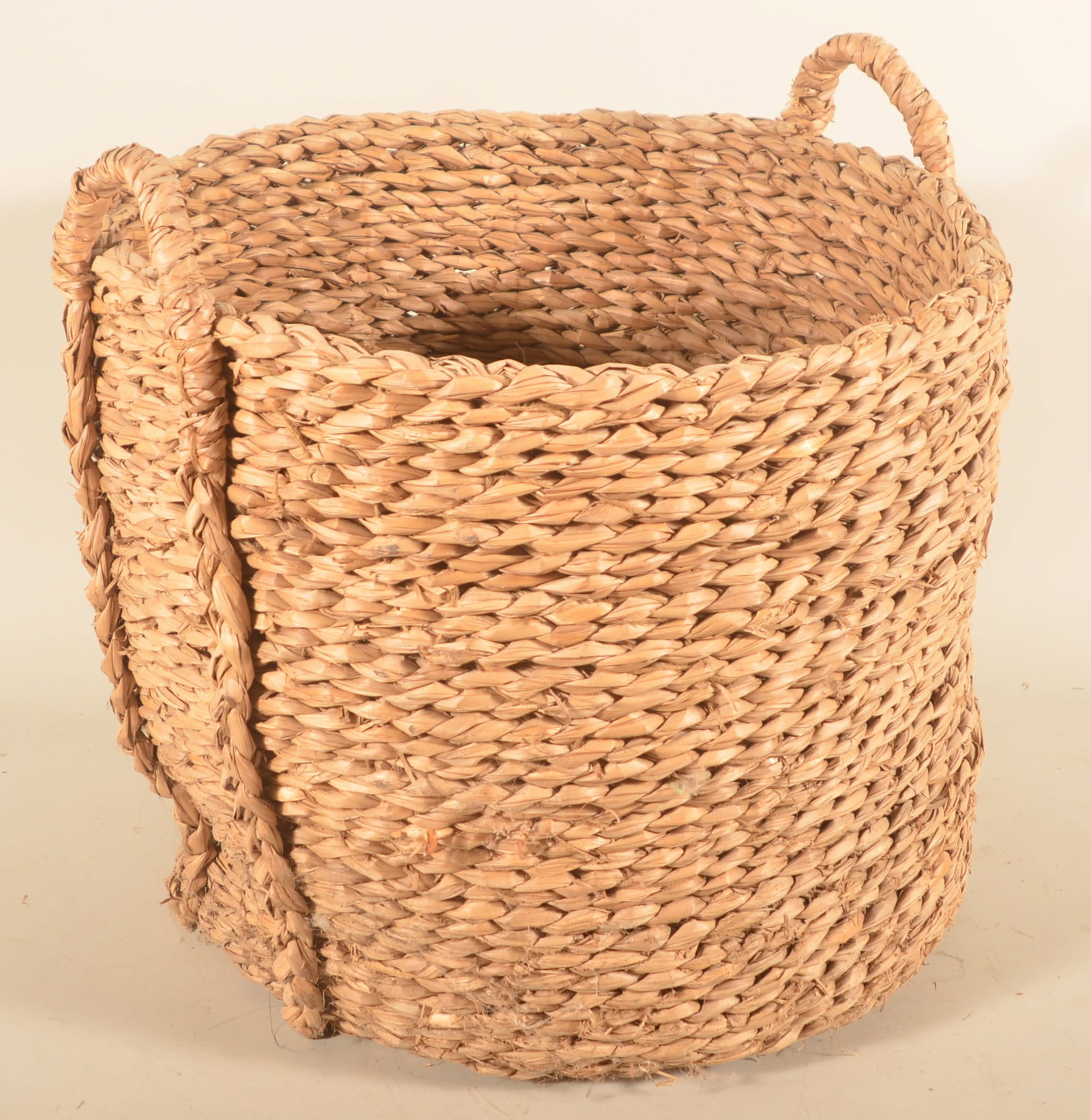 Large Corn Husk Laundry Basket - 3