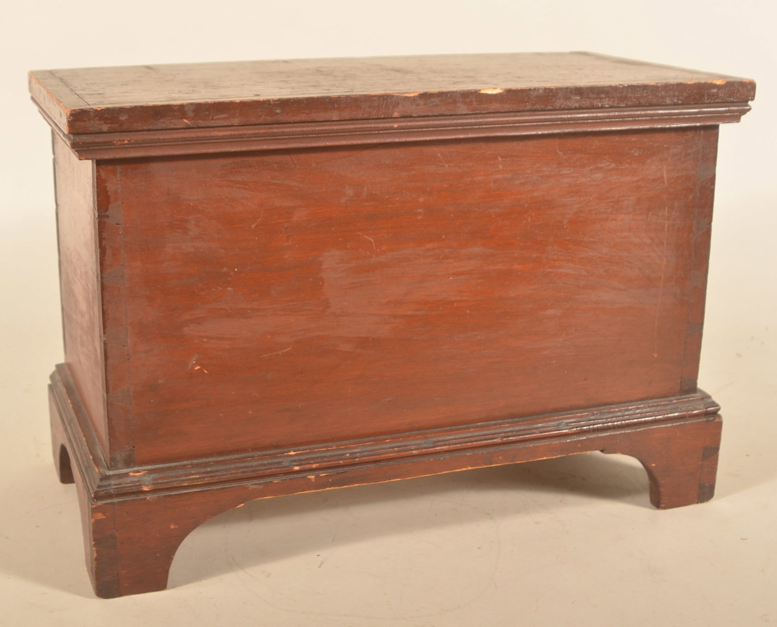 Excellent Pennsylvania Child's Blanket Chest (1 of 6)