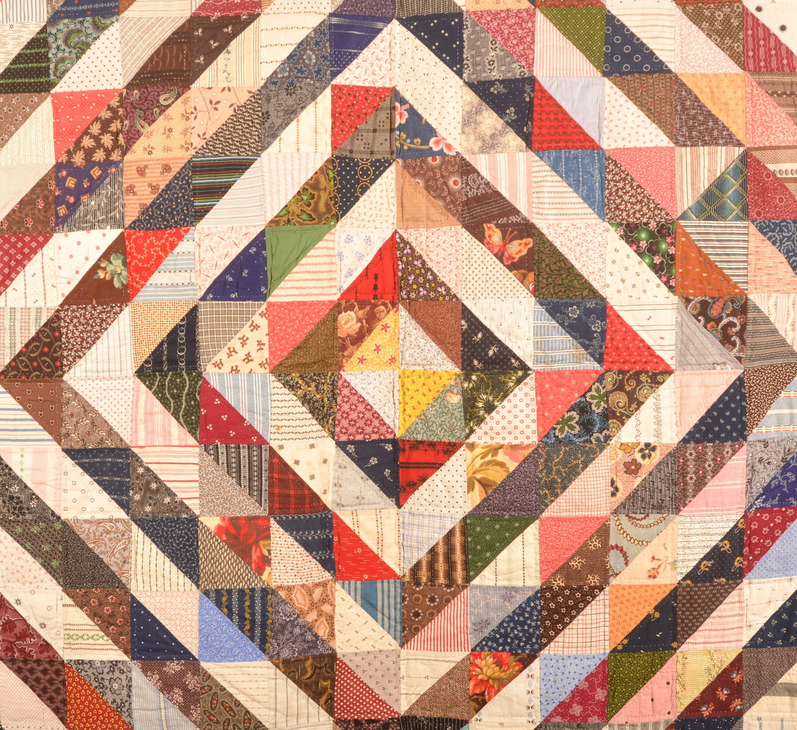 Excellent Thousand Patch Pattern Antique Quilt - 2