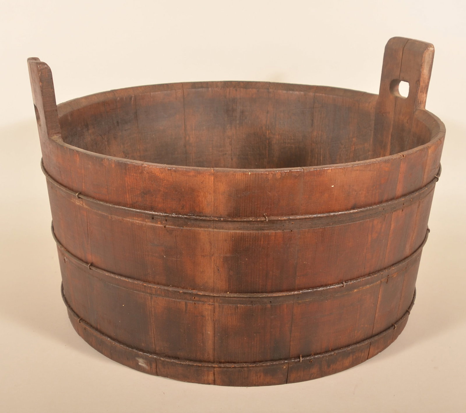 Large Antique Wood Washtub (1 of 4)