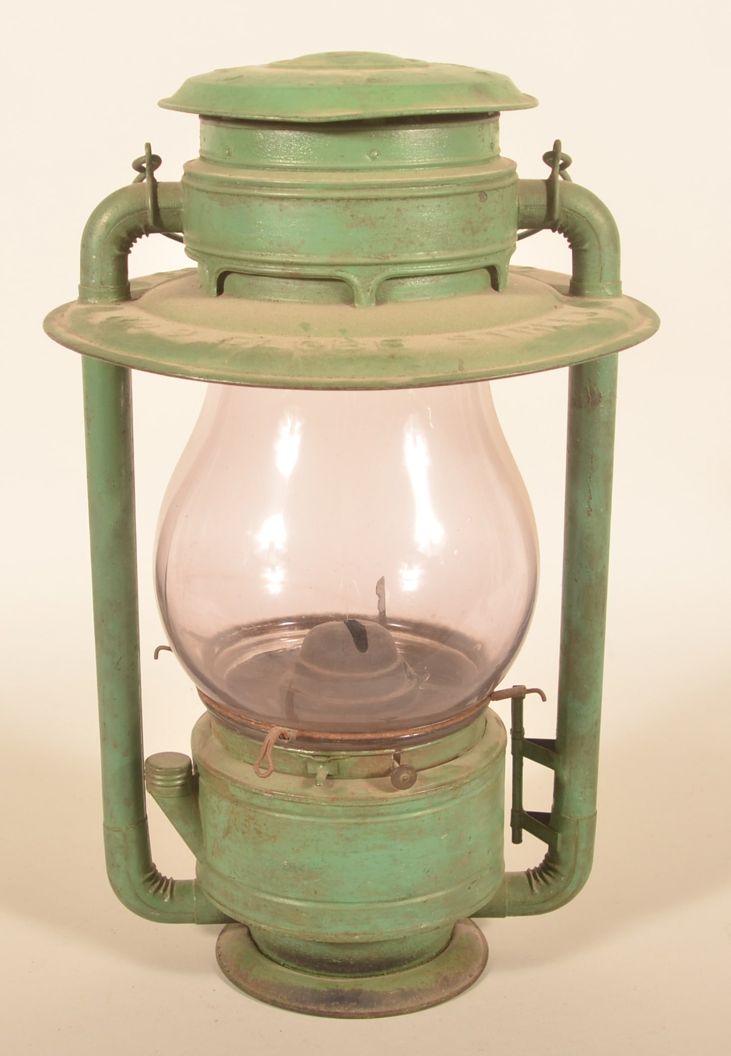No. 9 C.L. Ham Globe Bail Handle Street Lantern (1 of 3)