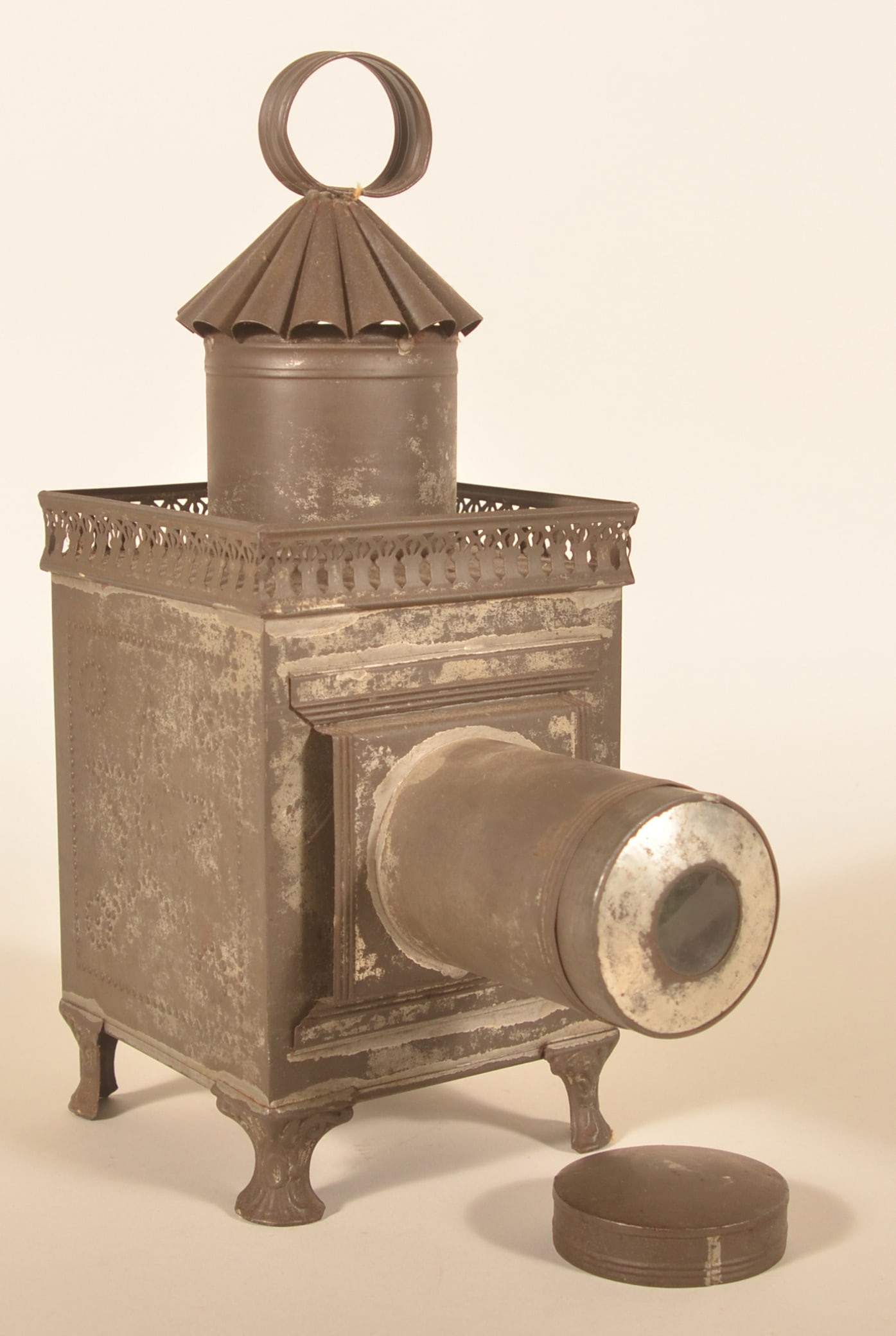 Antique Tin Lapierre Magic Lantern (1 of 5)