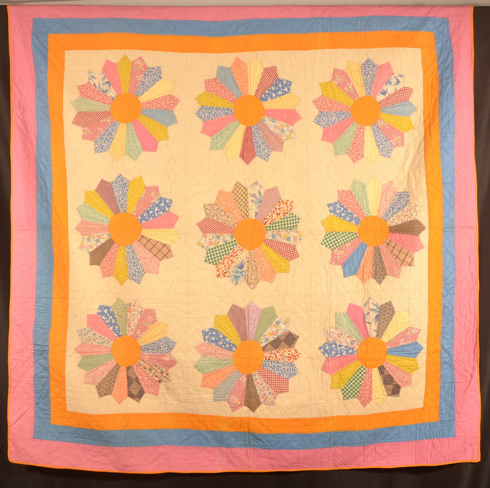 Antique Dresden Plate Quilt (1 of 4)