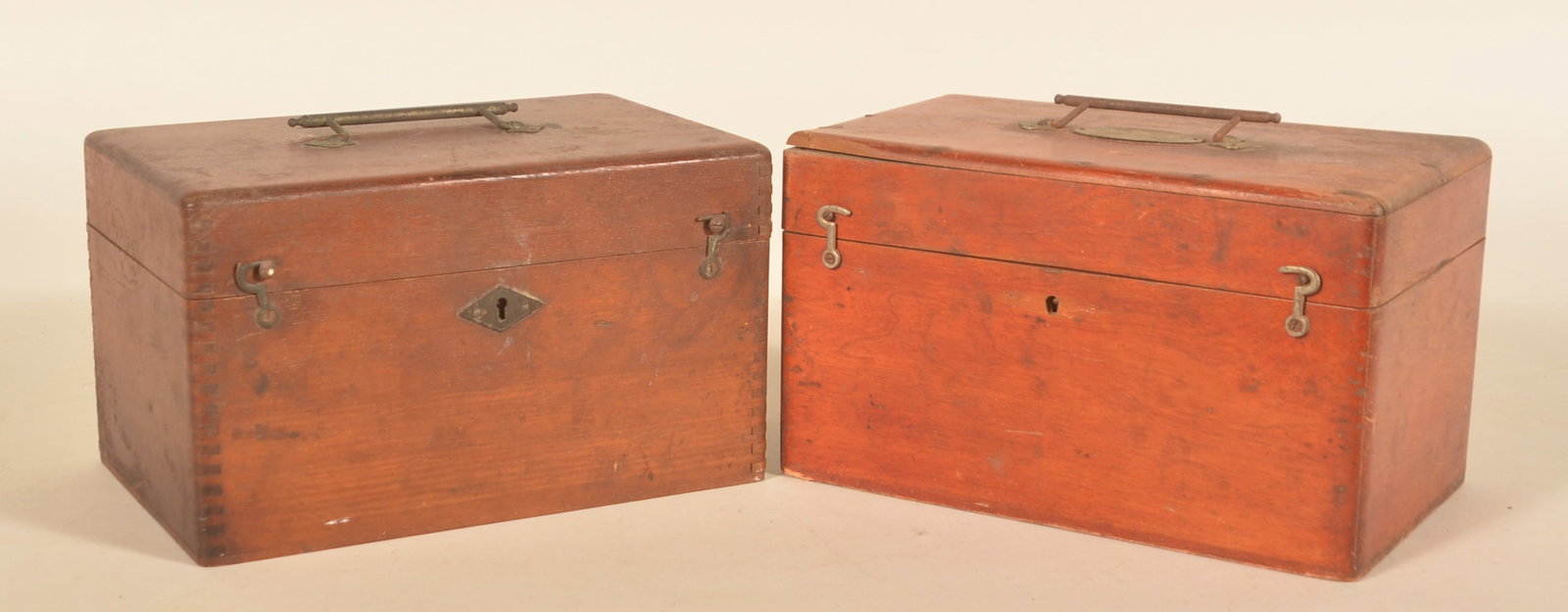 Pair Humphreys Veterinary Specifics Stable Cases (1 of 8)