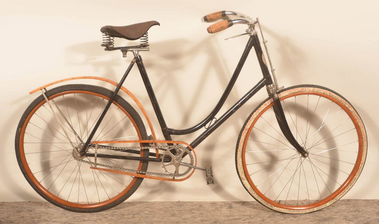 Pierce Arrow Girl's Bicycle (1 of 6)