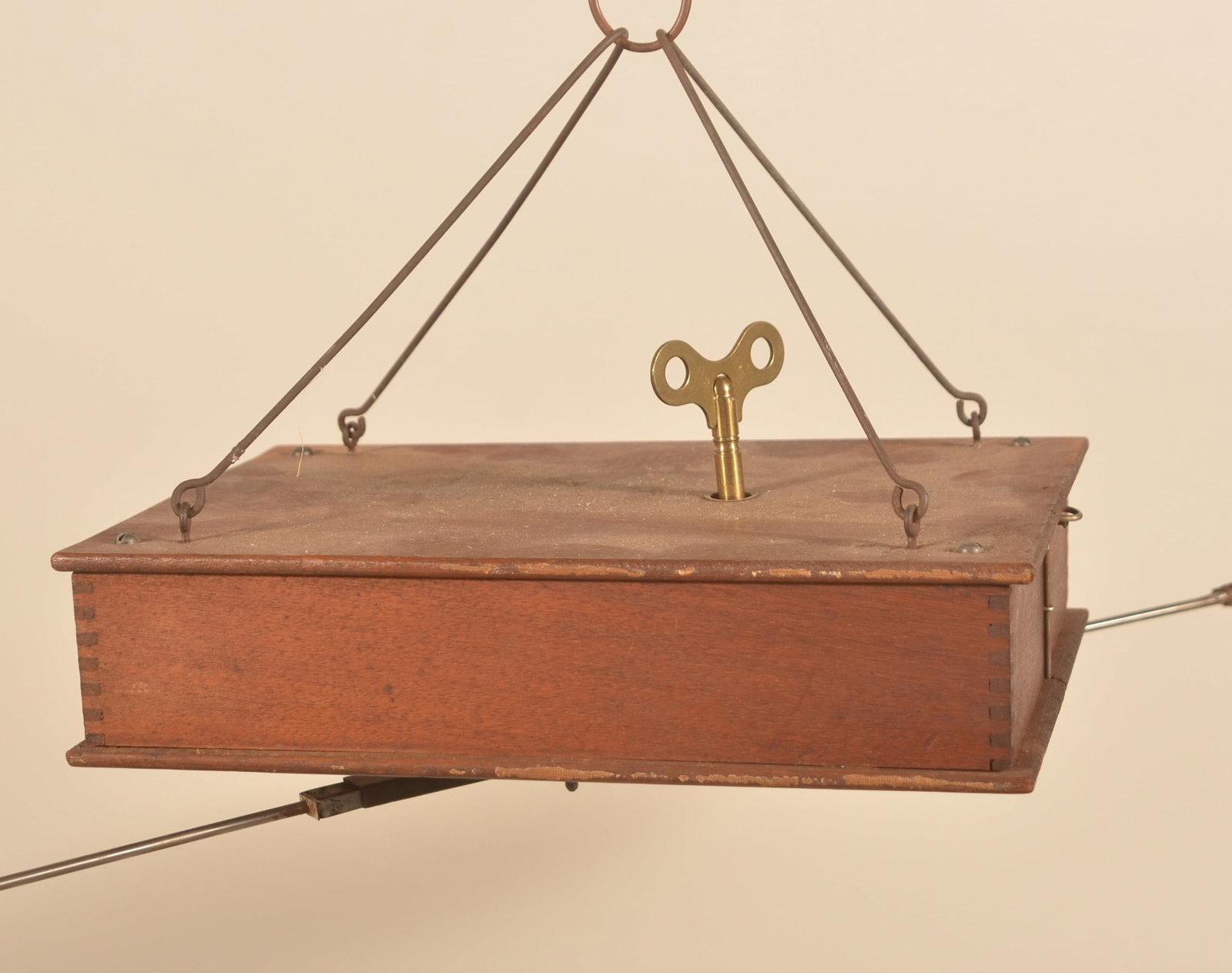 Early Key-Wind Mechanical Ceiling Fan - 3
