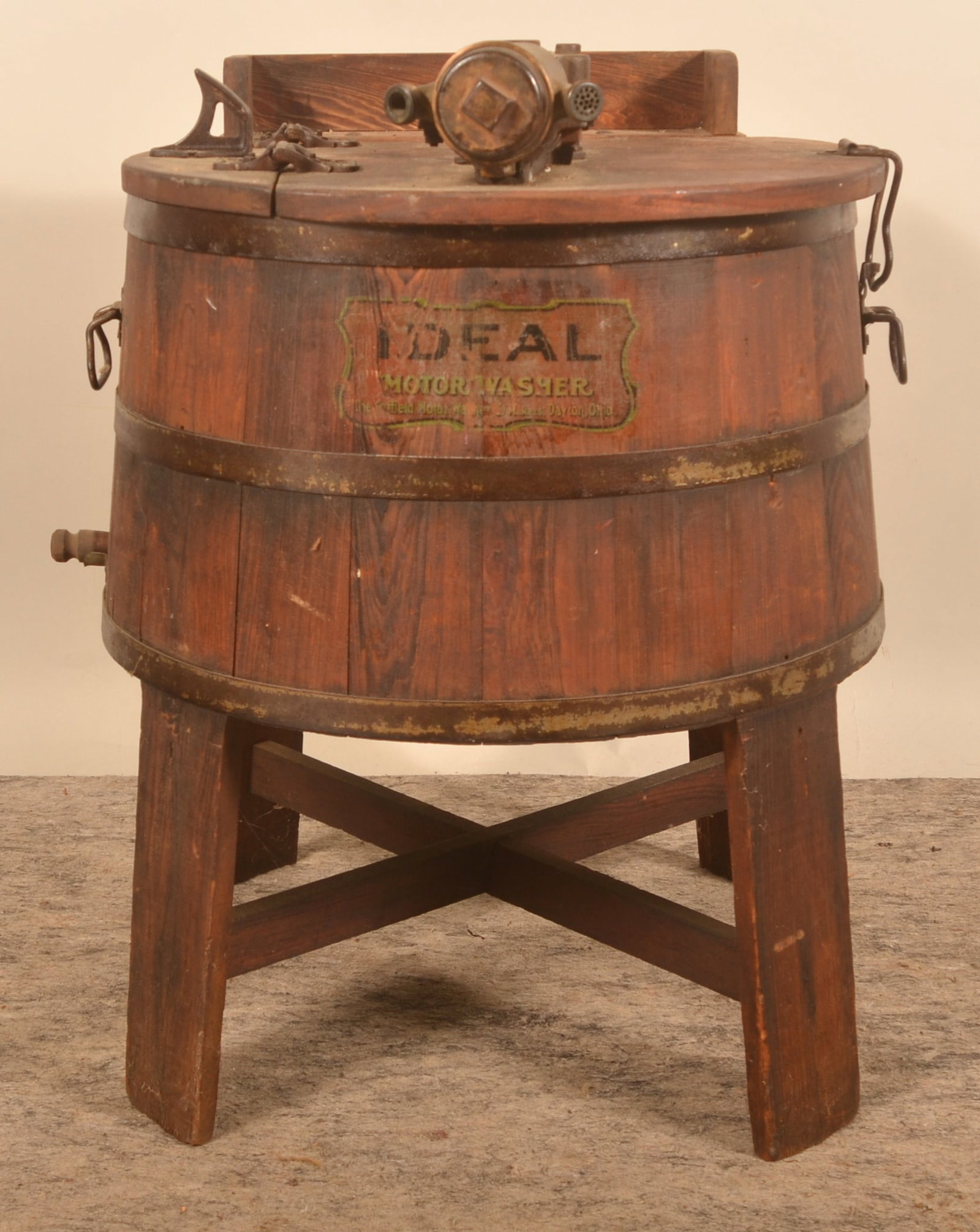 Antique Ideal Motor Washing Machine (1 of 7)