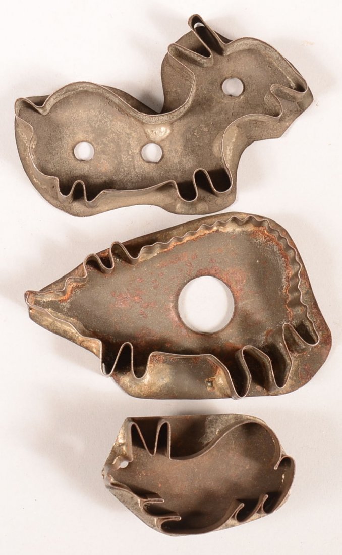 618. Rabbits and Hedge Hog Tin Cookie Cutters.: 618. Rabbits and Hedge Hog Tin Cookie Cutters. 1-5/8"h.-2-1/2"h. Condition: Good to Very good.
