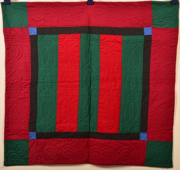 Lancaster County Amish Bar Pattern Crib Quilt. (1 of 3)