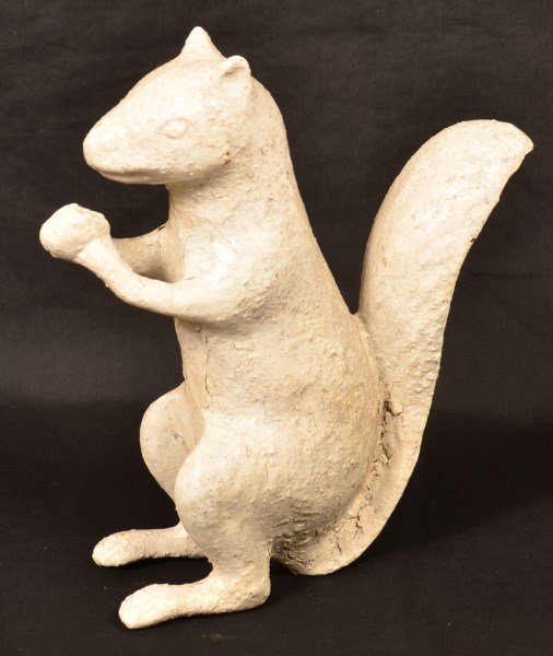 Cast Iron Squirrel with nut doorstop. (1 of 2)