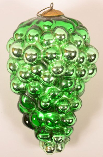 Green Cluster of Grapes German Kugel. (1 of 3)