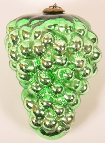 Green Cluster of Grapes German Kugel. (1 of 3)