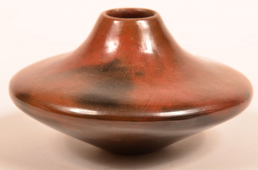 Navajo Pottery Vase signed Alice Cling, b.1946. (1 of 2)