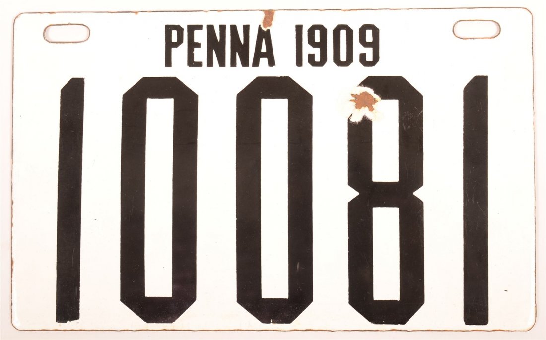 PA 1909 White Enamel Auto. License Plate. (1 of 2)