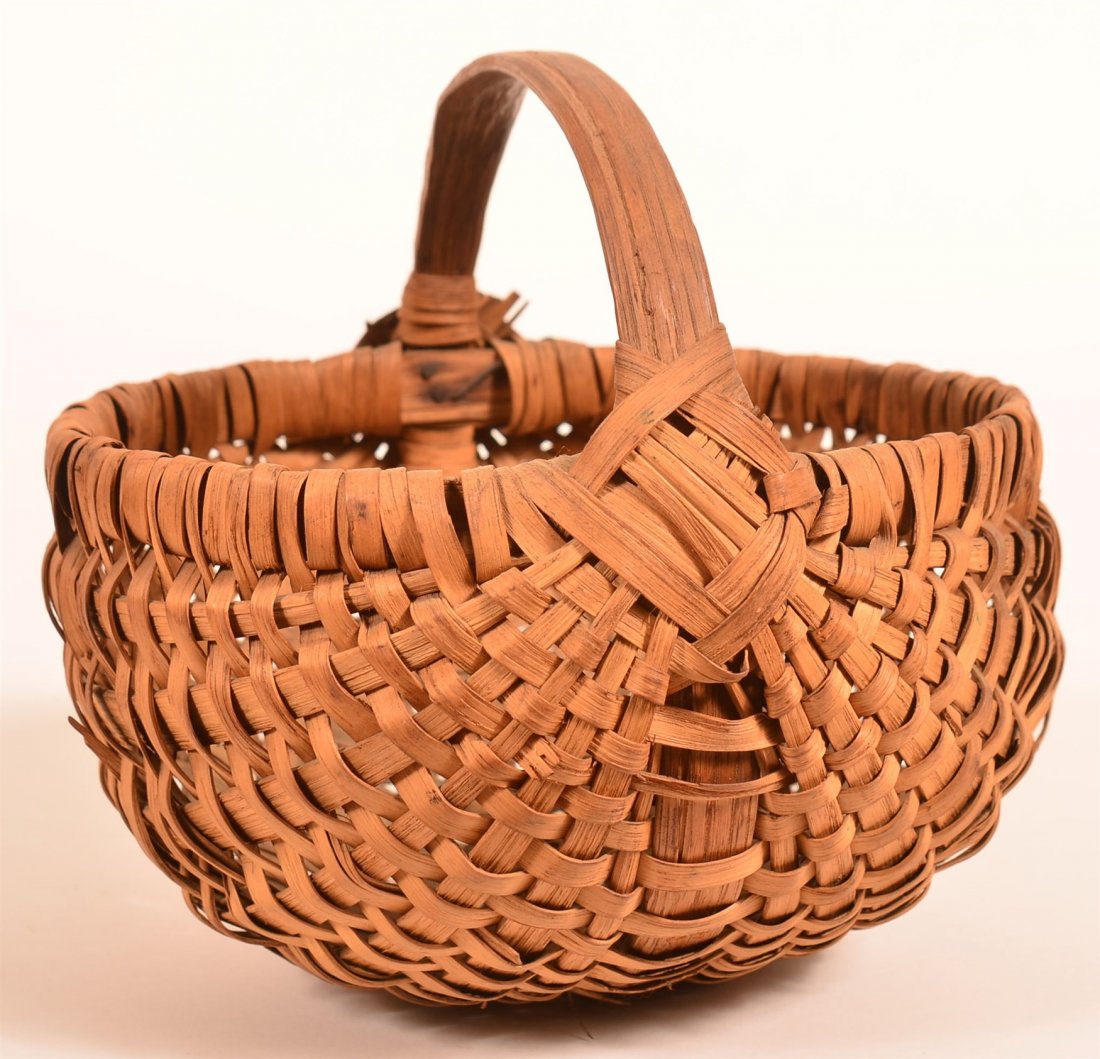 Woven Oak Splint Egg or Berry Basket. (1 of 2)