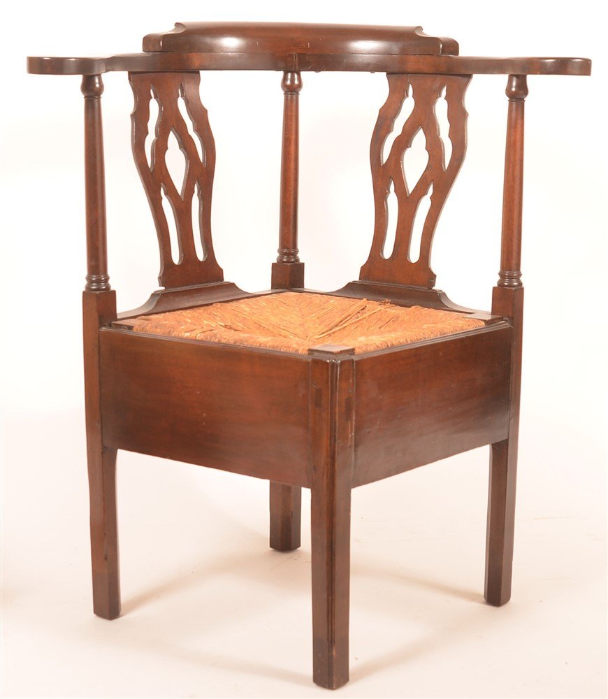 American Chippendale Mahogany Corner Chair. (1 of 4)